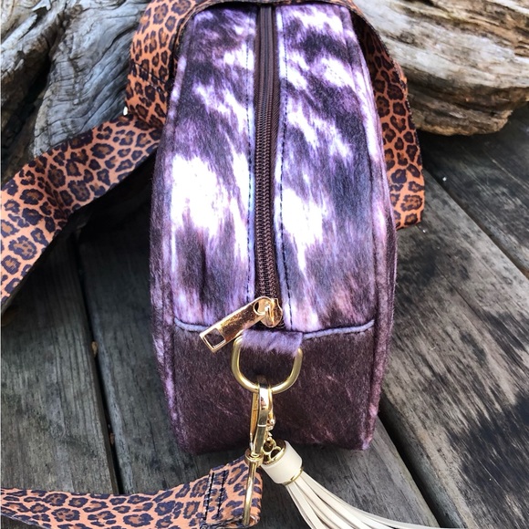 NEW FAUX COWHIDE COW CROSSBODY CELL PHONE CAMERA BAG PURSE LEOPARD STRAP TASSEL - Picture 6 of 6